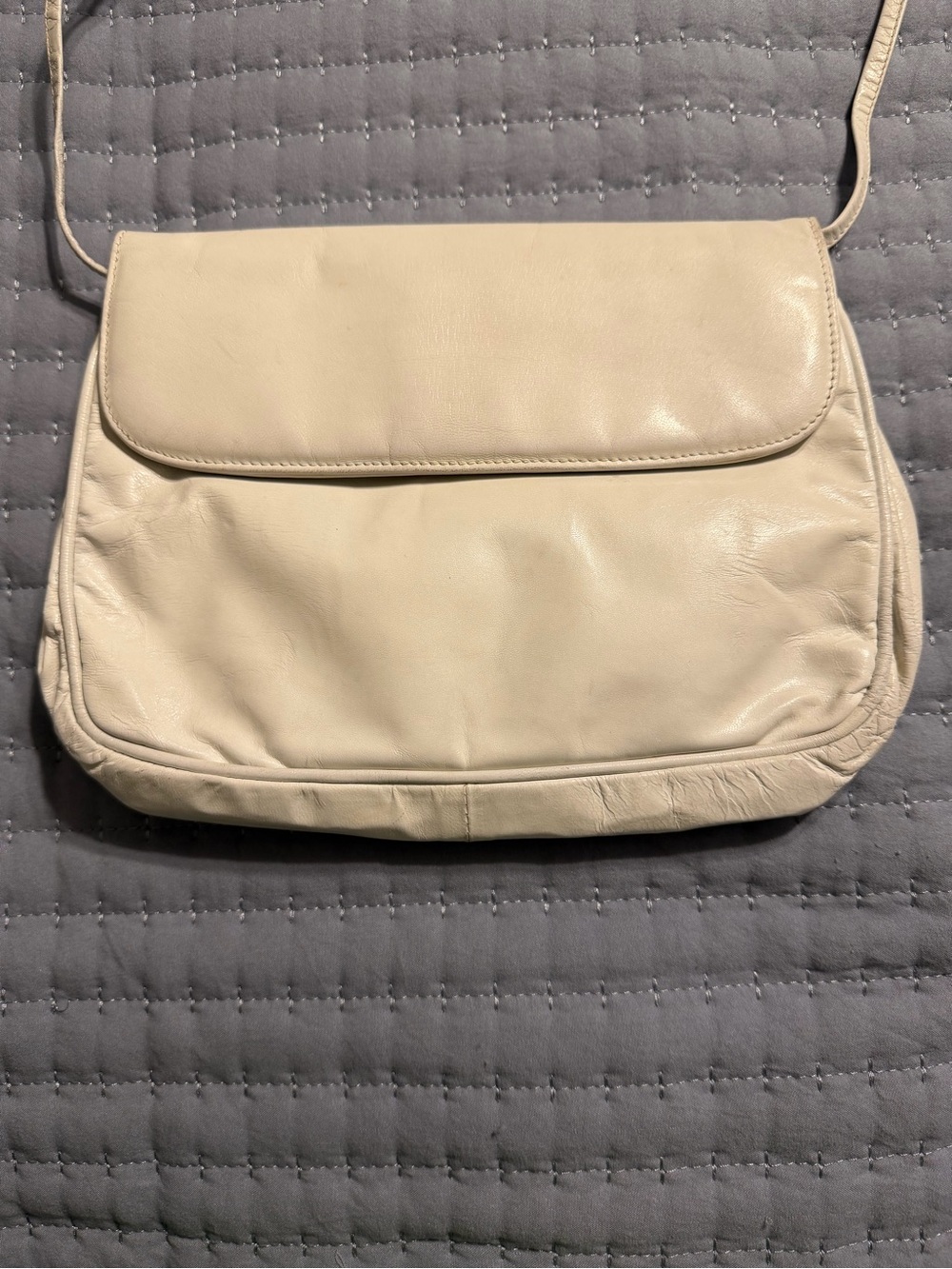 Vintage  BOTTEGA VENETA White Leather Crossbody Bag Made In Italy - Picture 3 of 9